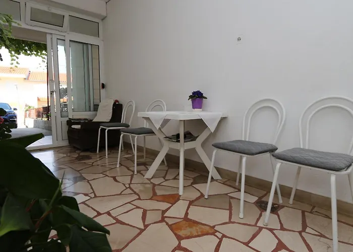 דירה Dinka