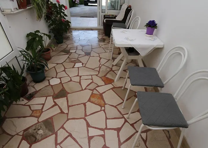 Daire Dinka Makarska