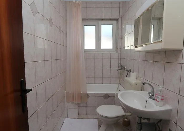 Dinka Apartman